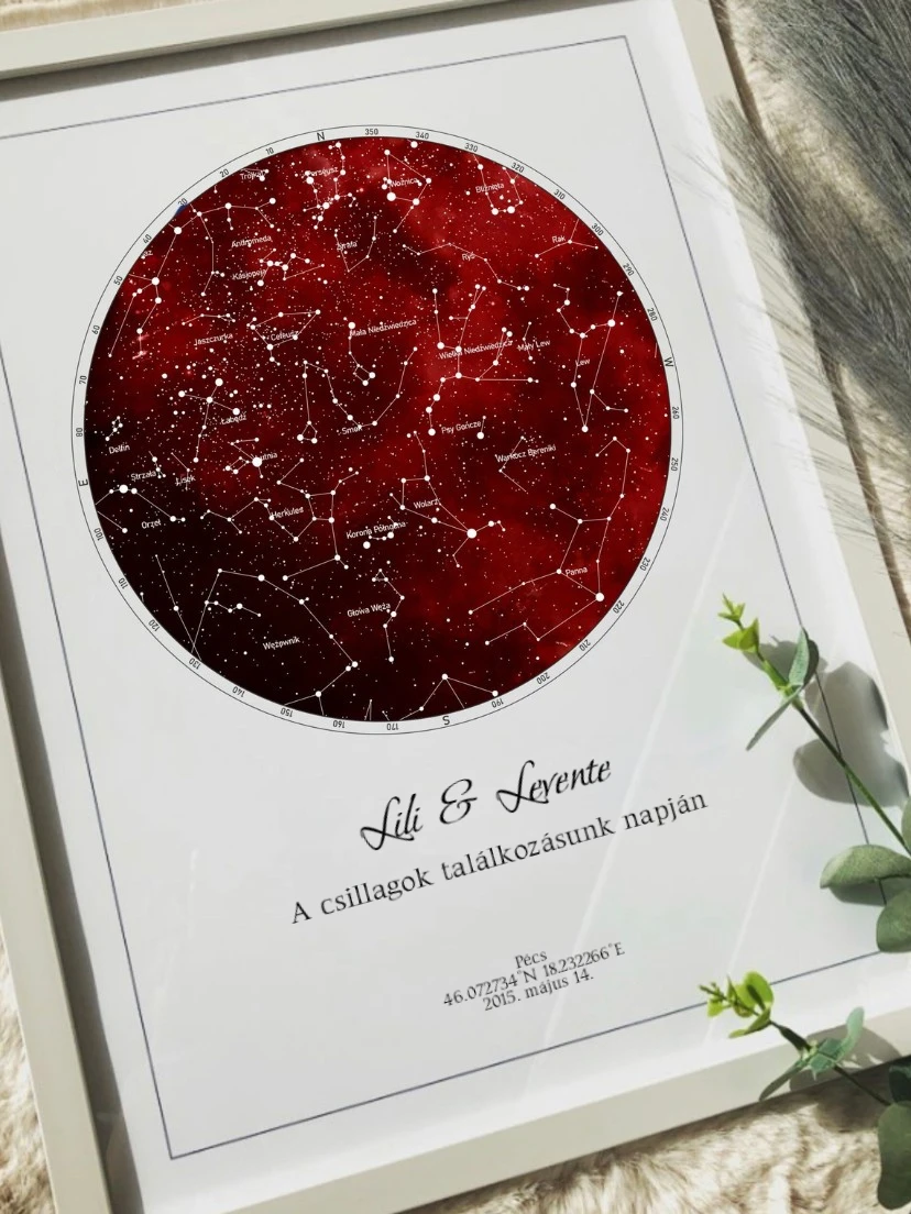 Részletes csillagtérkép vörös designnal, ami a megismerkedés dátumát (2015. május 14.) mutatja Lili és Levente számára.